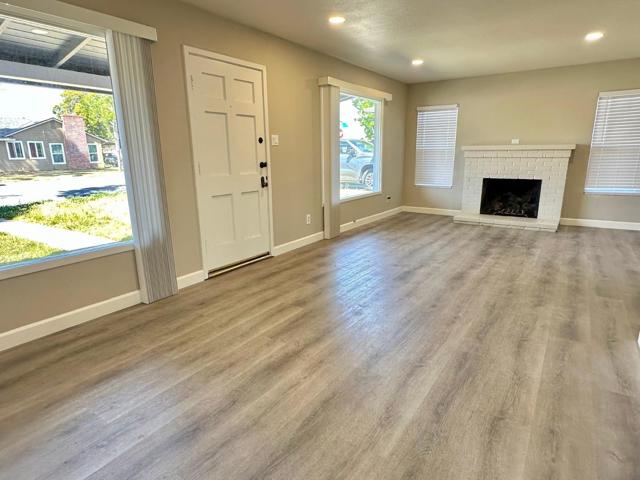 364 Sequoia Street, Salinas CA: https://media.crmls.org/mediaz/6160060f-6701-4c37-840b-c8c5484bd8fe.jpg