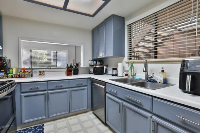 16933 Sorrel Way, Morgan Hill CA: https://media.crmls.org/mediaz/6160284d-9219-4636-aa06-b9aa98fb38a5.jpg