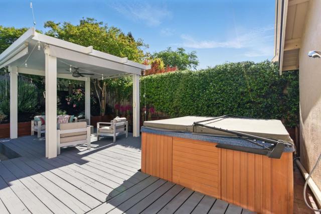 1347 Vintner Way, Pleasanton CA: https://media.crmls.org/mediaz/61602bc5-1fd3-42fd-a465-848cba10dd9d.jpg