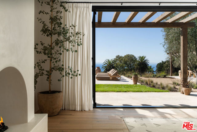 4200 Marina Drive, Santa Barbara CA: https://media.crmls.org/mediaz/61618de2-3454-4b5c-99e2-82e55cd17467.jpg