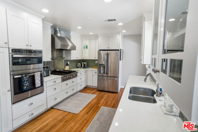 1816 Rosita Drive, Glendale CA: https://media.crmls.org/mediaz/6161cb2f-9b09-4a30-8192-6db1187c8a9b.jpg