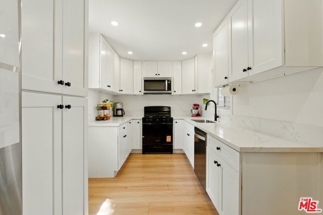 11862 Santa Maria Street, Stanton CA: https://media.crmls.org/mediaz/61620075-b376-46b2-86f0-5066c185f589.jpg