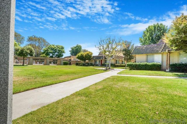 18195 Canyon Court, Fountain Valley, California 92708, 3 Bedrooms Bedrooms, ,2 BathroomsBathrooms,Townhouse,For Sale,Canyon Court,240018923SD