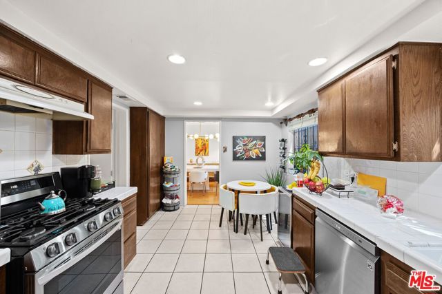 645 N Mc Cadden Place, Los Angeles CA: https://media.crmls.org/mediaz/61627f04-ddd8-4ba4-9c28-10d49474d797.jpg