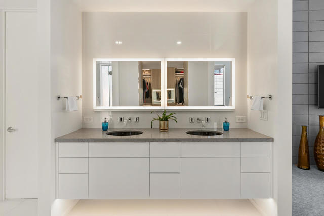 1069 Azure Court, Palm Springs CA: https://media.crmls.org/mediaz/6162970a-fc59-49cc-b4e0-c6277507d009.jpg