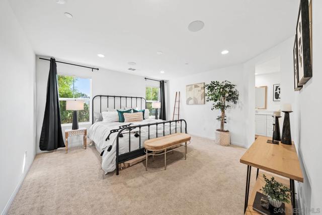 3135 Linwood St, Vista CA: https://media.crmls.org/mediaz/6162ca23-c4c3-401f-a447-5b06d186fd19.jpg