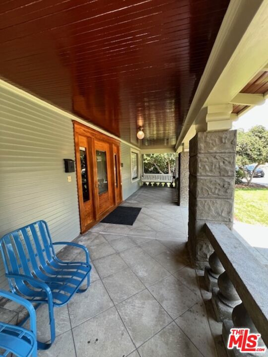 1340 Carroll Avenue, Los Angeles CA: https://media.crmls.org/mediaz/6162f27a-d8f8-49ea-9d30-18ae2902d75e.jpg