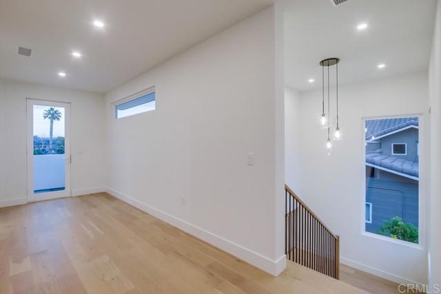 5380 Los Robles Drive, Carlsbad CA: https://media.crmls.org/mediaz/6163f636-26b5-4797-ad4d-394307b0b344.jpg