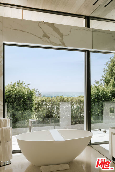 View 19