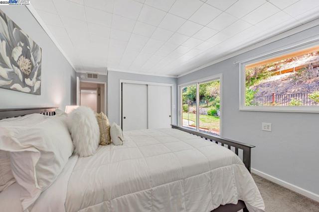 32072 Chicoine Ave, Hayward CA: https://media.crmls.org/mediaz/616486b7-0fbc-4987-a028-f1c350e70a48.jpg