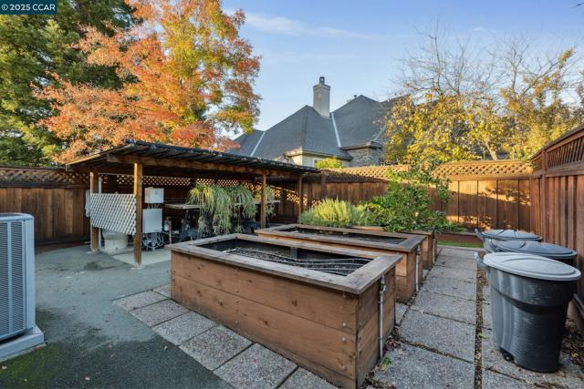 788 Woodwind Place, Walnut Creek CA: https://media.crmls.org/mediaz/616502d2-6436-435b-a566-256cb313bb70.jpg