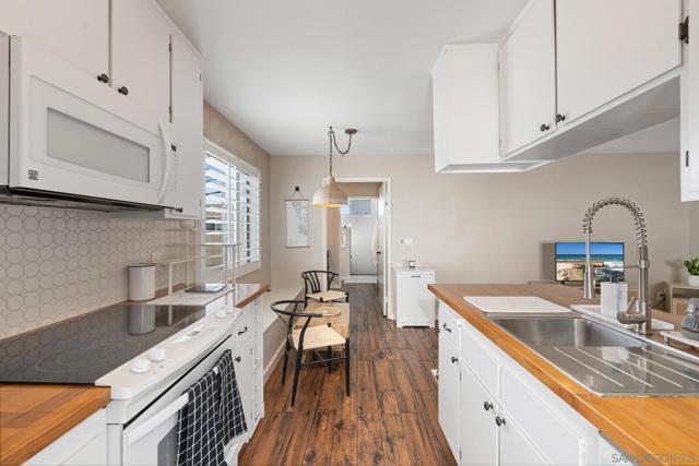 4521 Hawley Blvd, San Diego CA: https://media.crmls.org/mediaz/616509ef-c0e1-4352-85df-8489b946915e.jpg