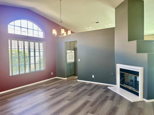 16 DINING ROOM