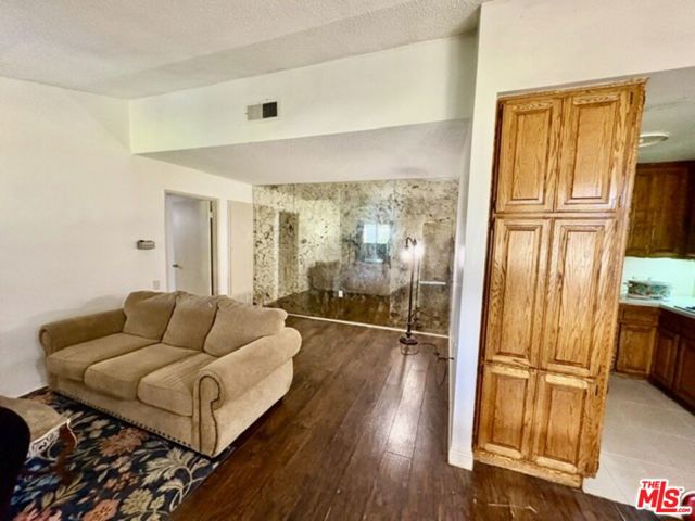 2 Bed Home for Sale in Newhall, California