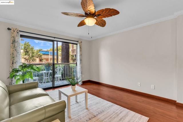 470 N N Civic Drive, Walnut Creek CA: https://media.crmls.org/mediaz/616774a5-d864-4cc8-b704-8268f9a9d322.jpg