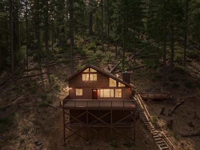 2120 Pack Trail, Mount Shasta CA: https://media.crmls.org/mediaz/616879ec-9a20-46df-92da-4c3f347109a5.jpg