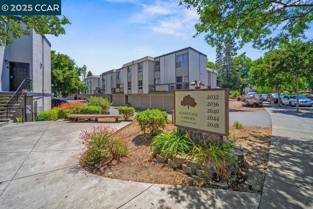 2032 Sierra Road, Concord CA: https://media.crmls.org/mediaz/6168c04c-242e-4d39-b396-3446f9755dd4.jpg