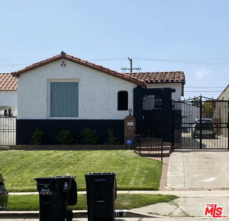 3212 W 74Th Street
