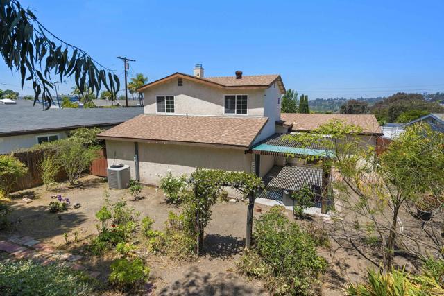 5273 Lewison Pl, San Diego CA: https://media.crmls.org/mediaz/6169fab0-9059-41a6-af5d-8d8a2aa196ba.jpg