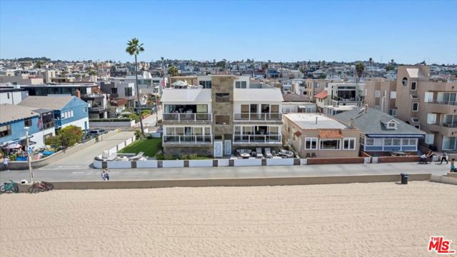 634 The Strand, Hermosa Beach, California 90254, 3 Bedrooms Bedrooms, ,2 BathroomsBathrooms,Residential,Sold,The Strand,22200669