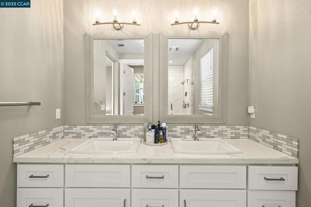 5540 Southbrook Drive, Clayton CA: https://media.crmls.org/mediaz/616ad3f0-a340-4aaf-9f1b-1e623dc31d70.jpg
