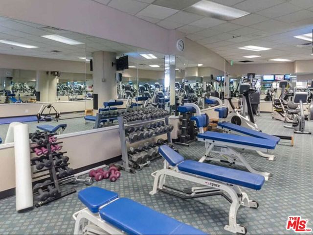 4265 Marina City Dr, Marina del Rey CA: https://media.crmls.org/mediaz/616b50cd-4863-438a-84b2-8658e610648c.jpg