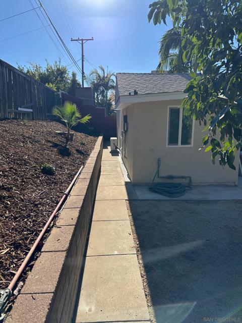 6877 Glenroy St, San Diego CA: https://media.crmls.org/mediaz/616b55a5-6fa4-4a91-9d86-65988565b16a.jpg