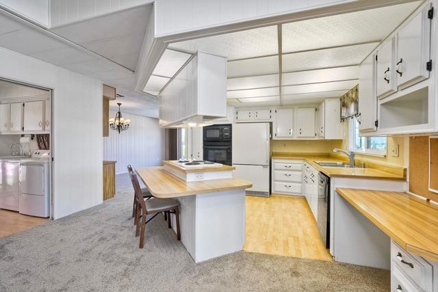 1175 La Moree Rd, San Marcos CA: https://media.crmls.org/mediaz/616ba6fb-da59-42cc-9612-6e5de2b402d6.jpg