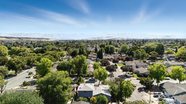4189 Glenmont Drive, San Jose CA: https://media.crmls.org/mediaz/616c0b07-0e81-47f9-a9f5-c4ce71056352.jpg