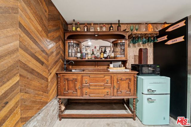 2116 3rd Street, Santa Monica CA: https://media.crmls.org/mediaz/616c4df1-2d81-4875-935e-4a011a90dceb.jpg