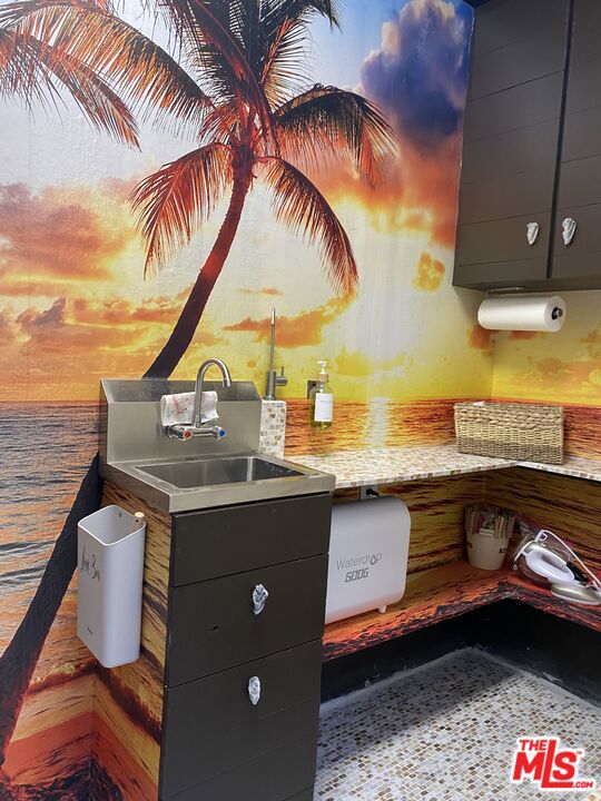 1 Papaya Road,  CA: https://media.crmls.org/mediaz/616e8c54-00a2-4ab1-8f78-5098abe0e419.jpg