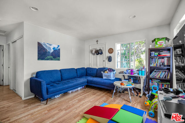 4579 W 171st Street, Lawndale CA: https://media.crmls.org/mediaz/616eafeb-6d69-40e3-941f-2f82028ec54f.jpg