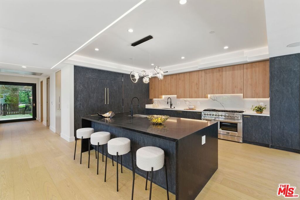 4906 Van Noord AvenueSherman Oaks image #9