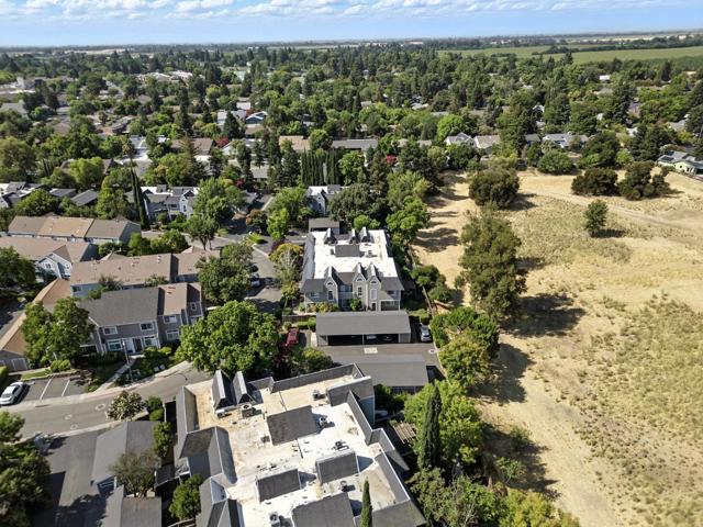 3090 Woods Circle, Davis CA: https://media.crmls.org/mediaz/616eff23-e352-49cf-a04b-7211d7a9f76f.jpg