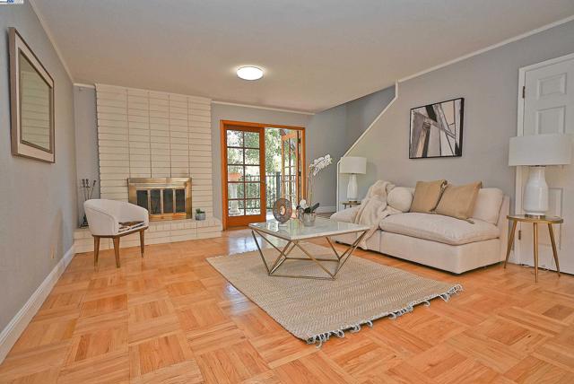 38 Saint Stephens Dr., Orinda CA: https://media.crmls.org/mediaz/616fca74-11d9-4d84-8675-89b719864654.jpg