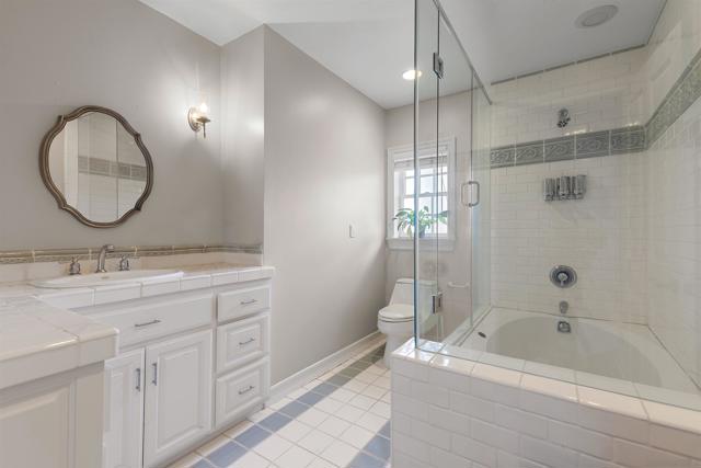 5640 Waverly Ave, La Jolla CA: https://media.crmls.org/mediaz/616fd475-f834-40d5-8cb8-f5e0989f24df.jpg