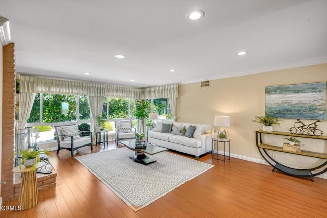 Detail Gallery Image 5 of 44 For 19015 Braemore Rd, Porter Ranch,  CA 91326 - 4 Beds | 3 Baths