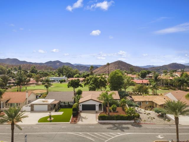 23235 Canyon Lake Dr S, Canyon Lake CA: https://media.crmls.org/mediaz/616ff1c0-1048-4c2e-acbf-532456f420e5.jpg