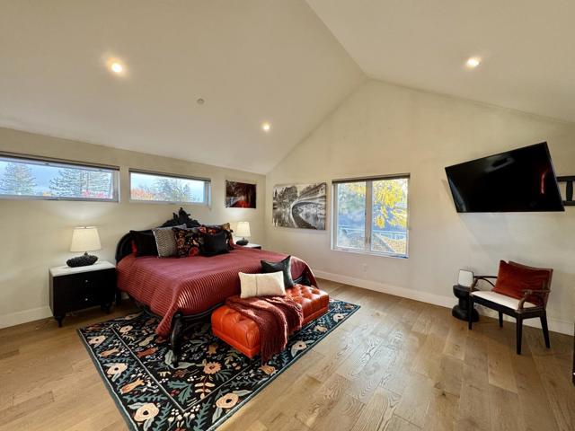 16 Hillview Avenue, Redwood City CA: https://media.crmls.org/mediaz/6170061f-768c-42bd-9528-3de5a12e4309.jpg