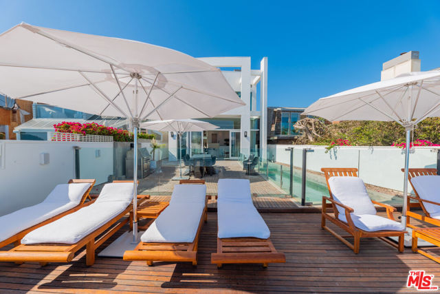 23754 MALIBU Road, Malibu CA: https://media.crmls.org/mediaz/61714180-8964-47d0-998b-4cc063faf01c.jpg