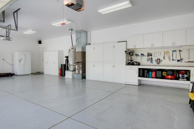 303 Taryn Court, Hollister CA: https://media.crmls.org/mediaz/617228b4-693f-498c-8549-901b3672fecd.jpg