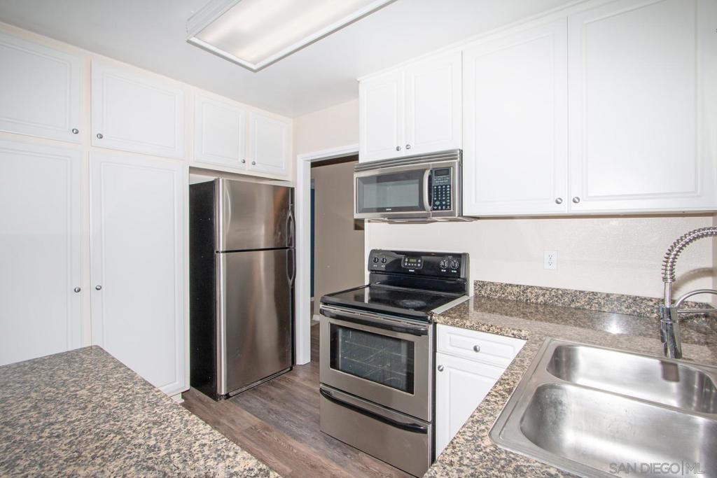 17093 Bernardo Dr - photo 12