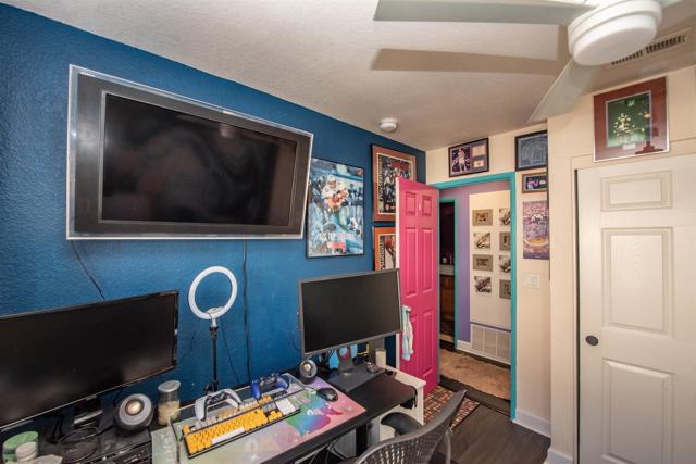3295 Ocean View Blvd, San Diego CA: https://media.crmls.org/mediaz/61725f52-dfe8-4b72-b40b-255b72f18376.jpg