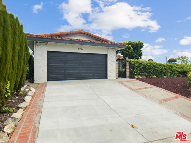 6820 Abbottswood Drive, Rancho Palos Verdes CA: https://media.crmls.org/mediaz/617328d5-a5fd-478e-a7b5-f53870a8697c.jpg