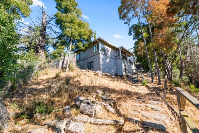 9560 Alcala Avenue, Oakland CA: https://media.crmls.org/mediaz/61735a3c-3e8f-4685-bcf5-9b5795a36b6d.jpg