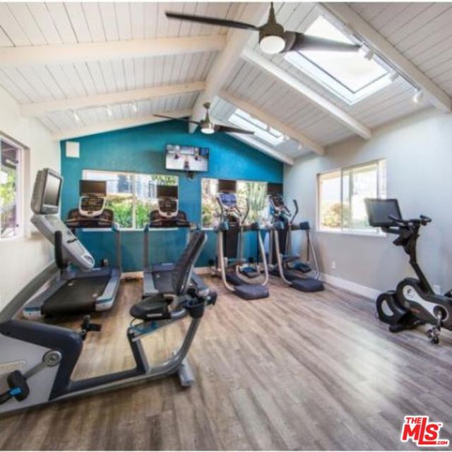 6600 Beachview Drive, Rancho Palos Verdes CA: https://media.crmls.org/mediaz/61742181-a95e-4f6d-a720-192366ab65fe.jpg