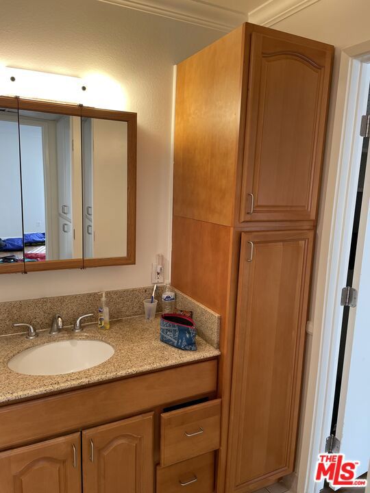 9206 Summertime Lane, Culver City CA: https://media.crmls.org/mediaz/6175225d-fed7-4052-b012-84c068408f20.jpg