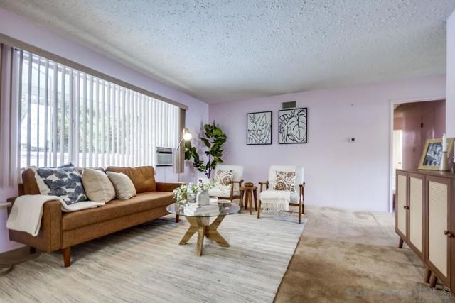 Huge oversized window allowing for beautiful light!