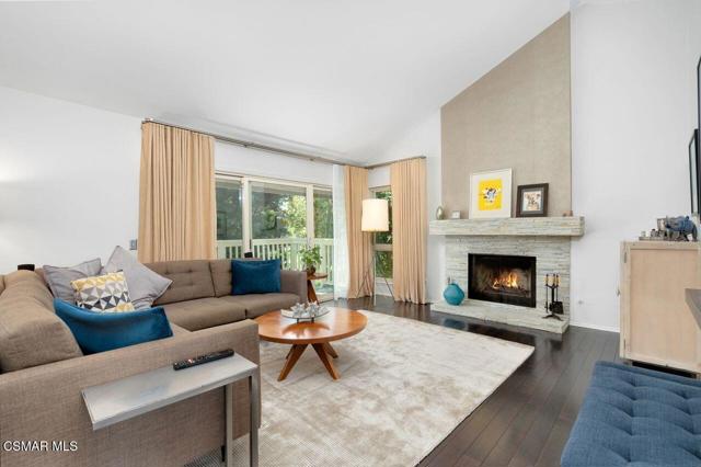 202 Estrellita Lane, Oak Park CA: https://media.crmls.org/mediaz/61765cbc-64b1-41a8-892c-bec86b6a2a68.jpg