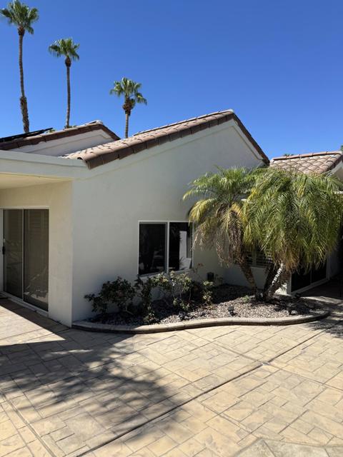 43512 Via Magellan Drive, Palm Desert CA: https://media.crmls.org/mediaz/6177beac-fa7e-4aba-b16f-48a122015b65.jpg